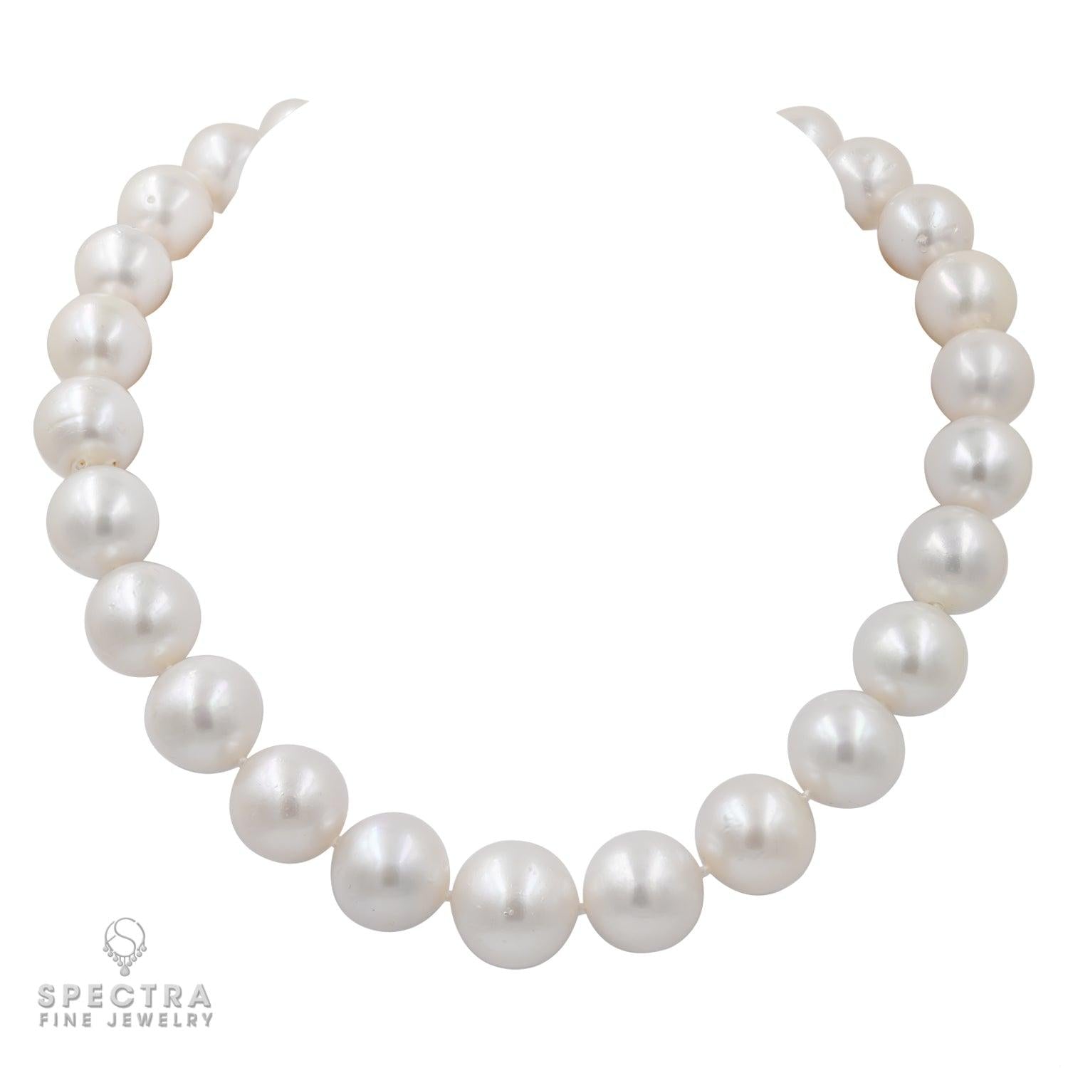 27 South Sea Pearls Necklace: in White Gold and Diamonds