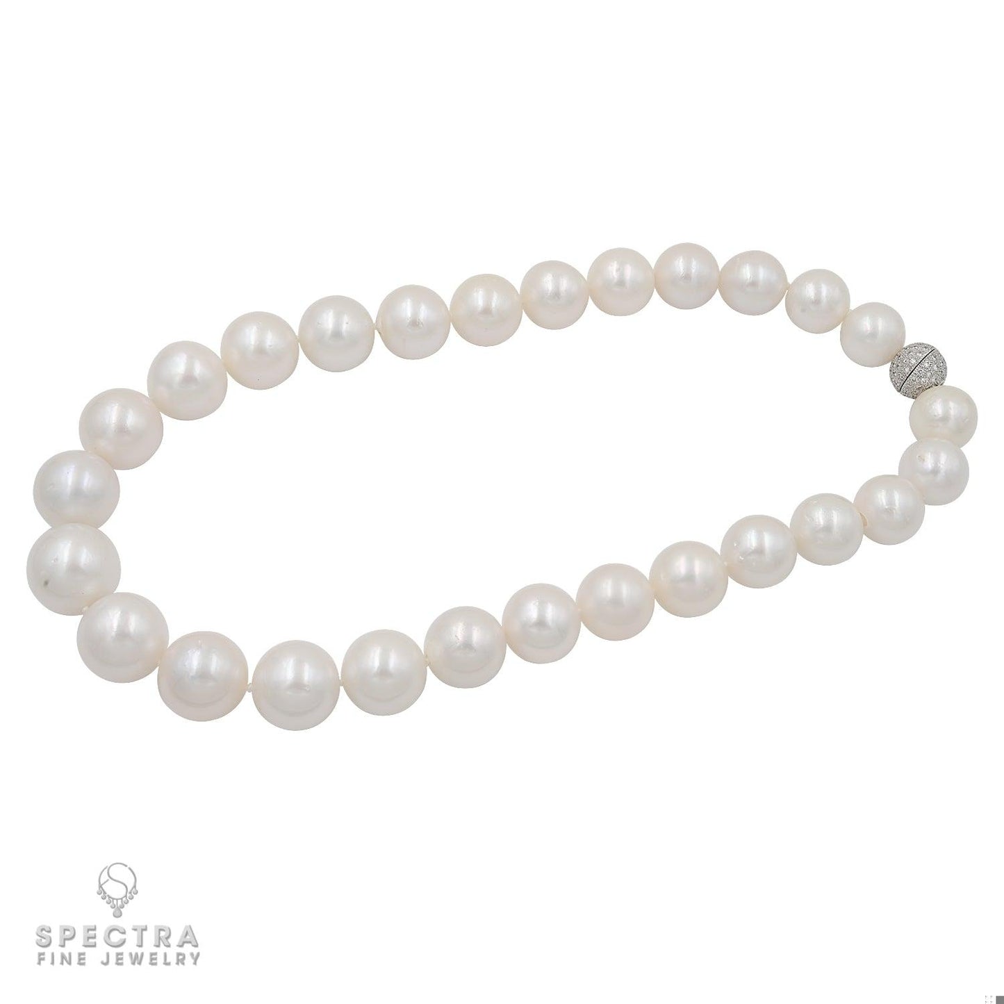 27 South Sea Pearls Necklace: in White Gold and Diamonds