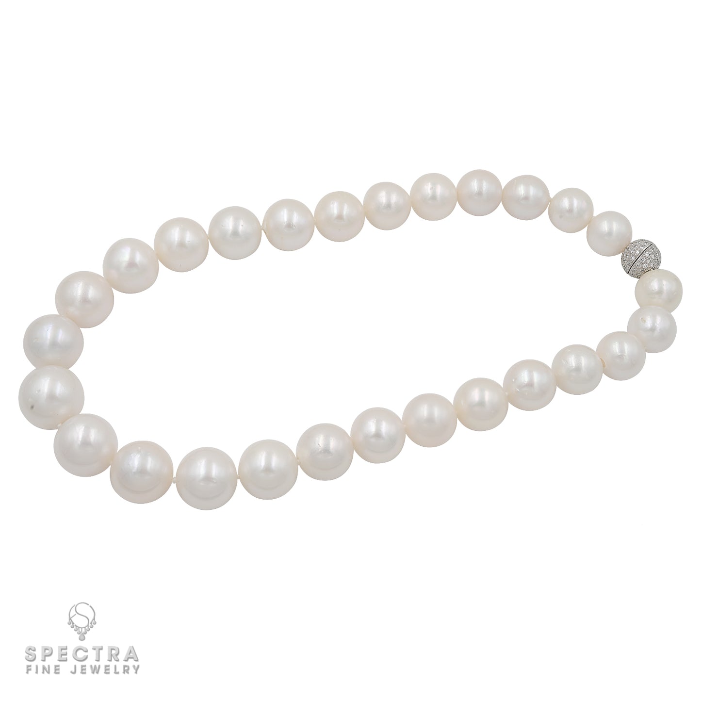 27 South Sea Pearls Necklace: in White Gold and Diamonds