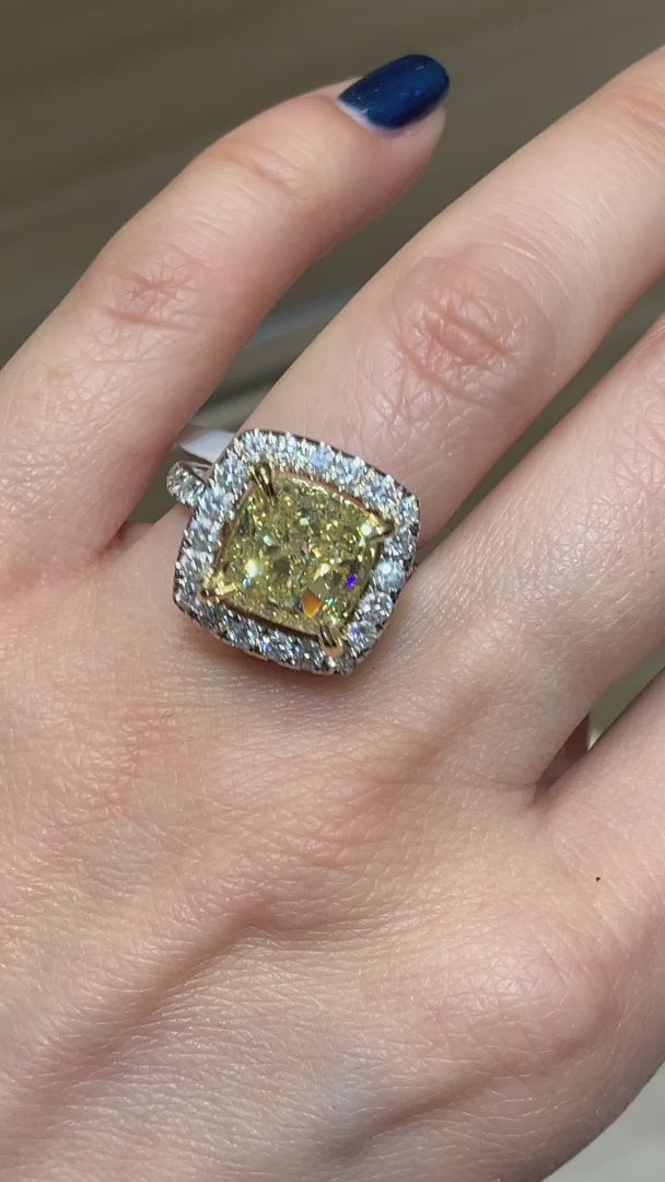 Spectra Fine Jewelry 5.72 ct. Fancy Yellow Diamond Ring