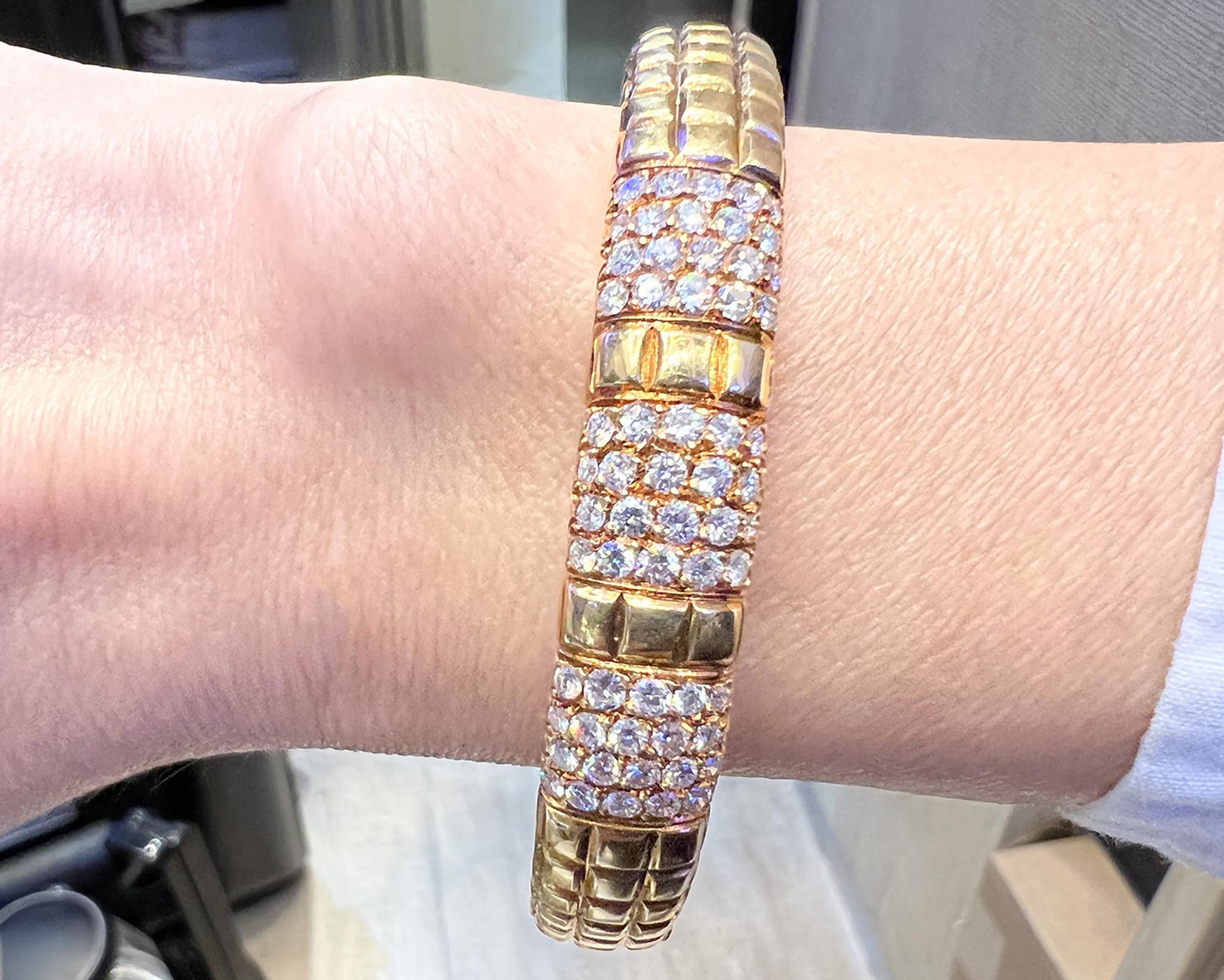 Van Cleef & Arpels Vintage Diamond Bracelet in 18K Yellow Gold – Signed