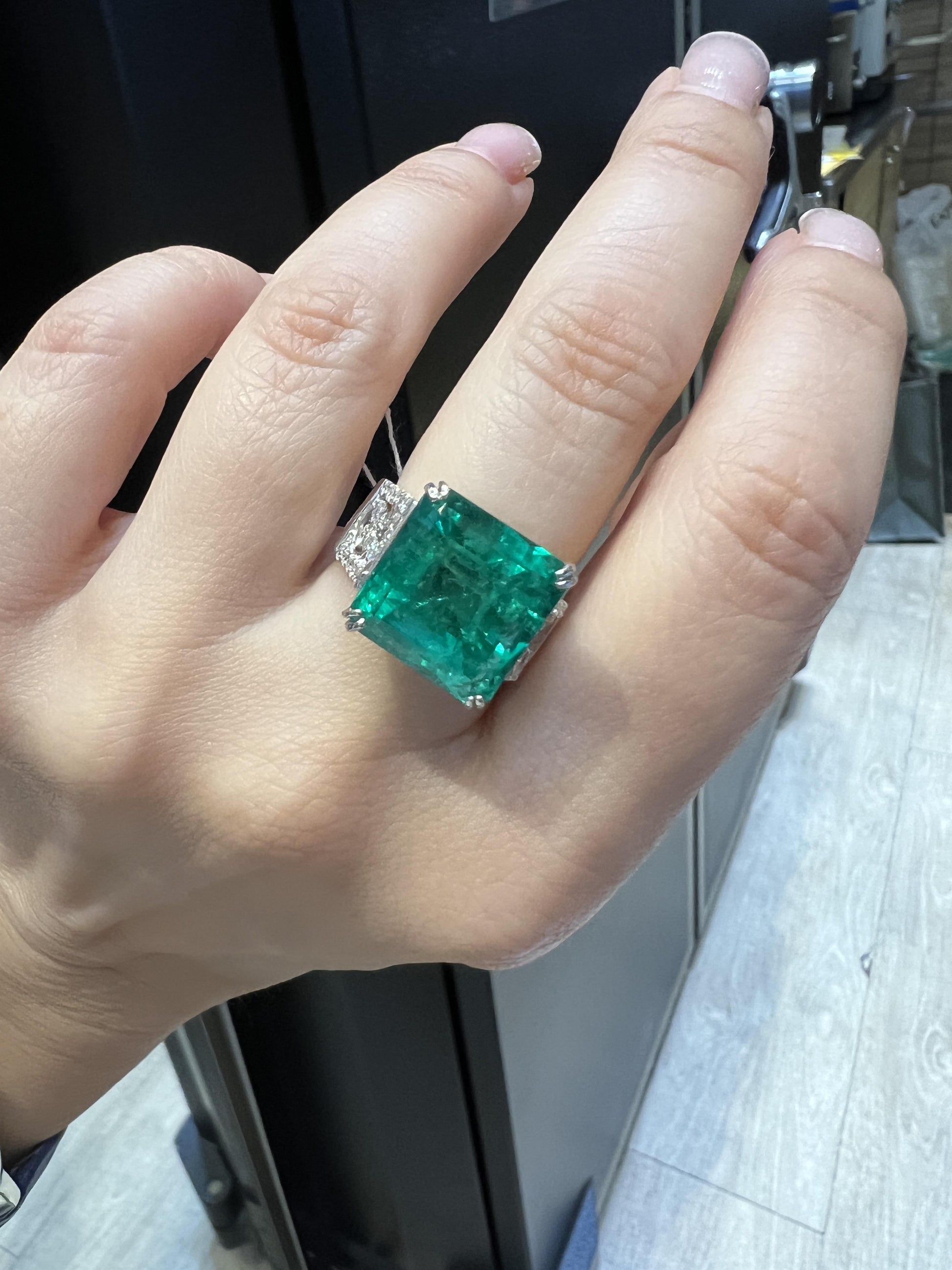 11.06 ct. Certified Colombian Emerald & Diamond Platinum Ring