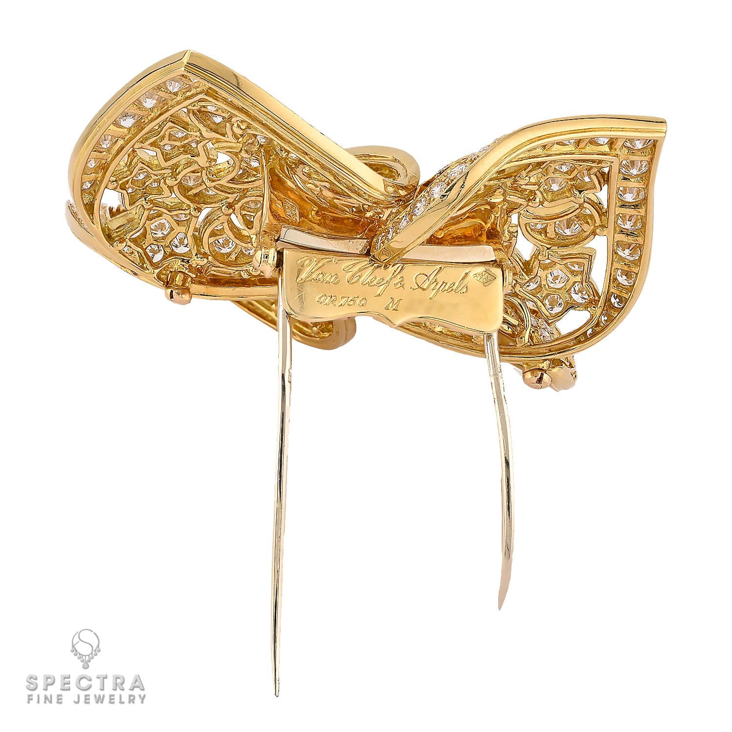 Van Cleef & Arpels Sirius Diamond Brooch in 18K Gold, 11.50ct