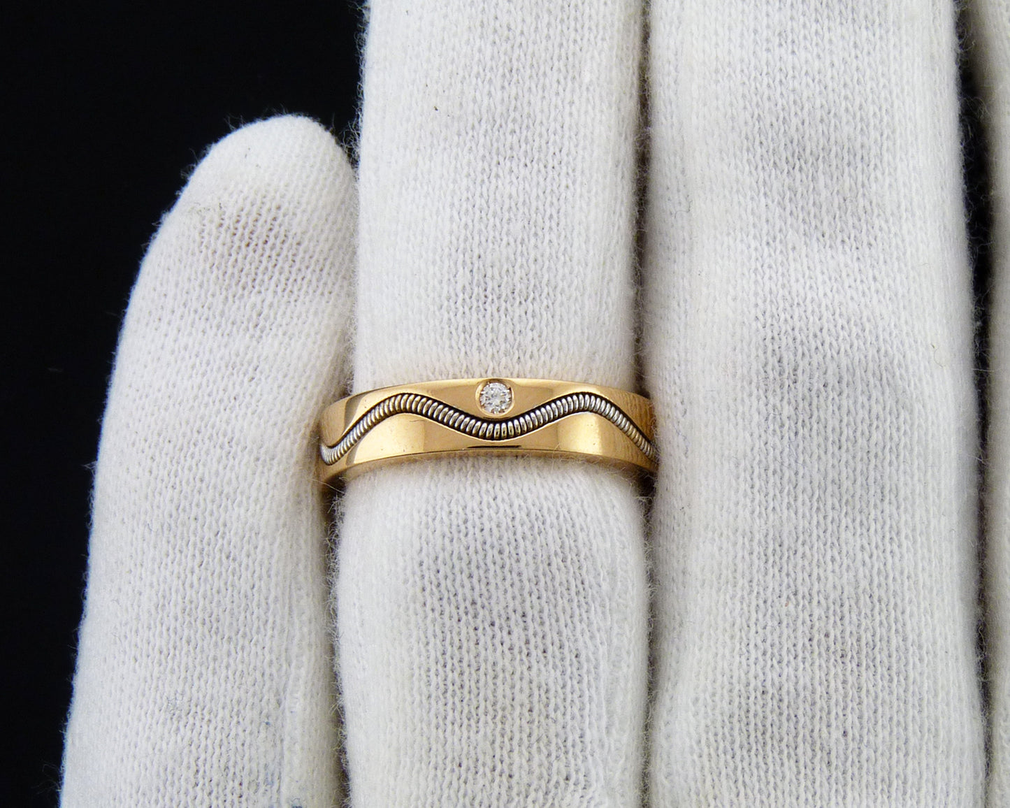 Crivelli 18K Gold Single Diamond Ring or Wedding Band