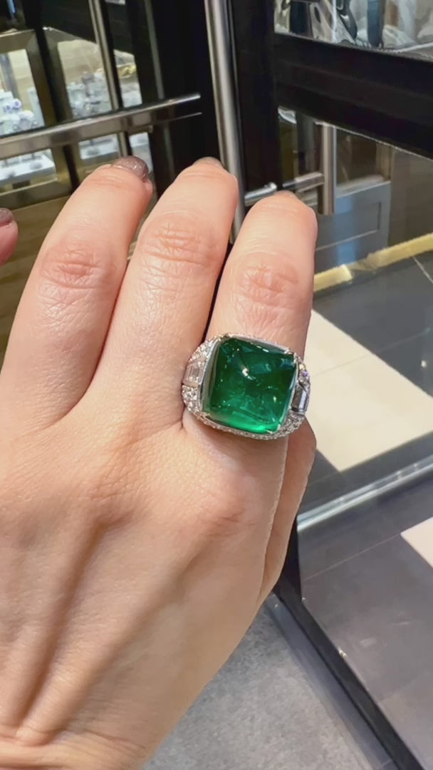 Spectra Fine Jewelry Contemporary Cabochon Emerald Diamond Cocktail Bombé Ring