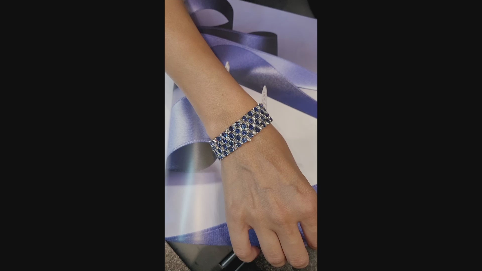 Harry Winston Vintage Sapphire & Diamond Mixed-Cut Bracelet in Platinum – Signed