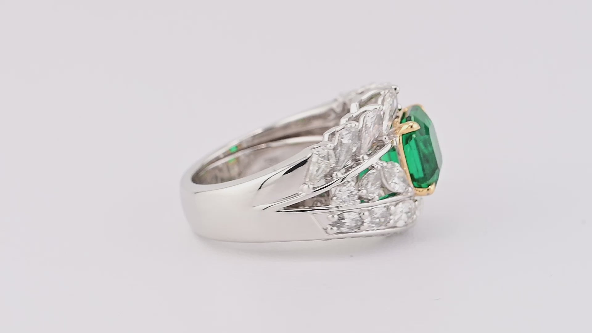 Spectra Fine Jewelry 2.11 ct. Colombian Emerald Gold Ring