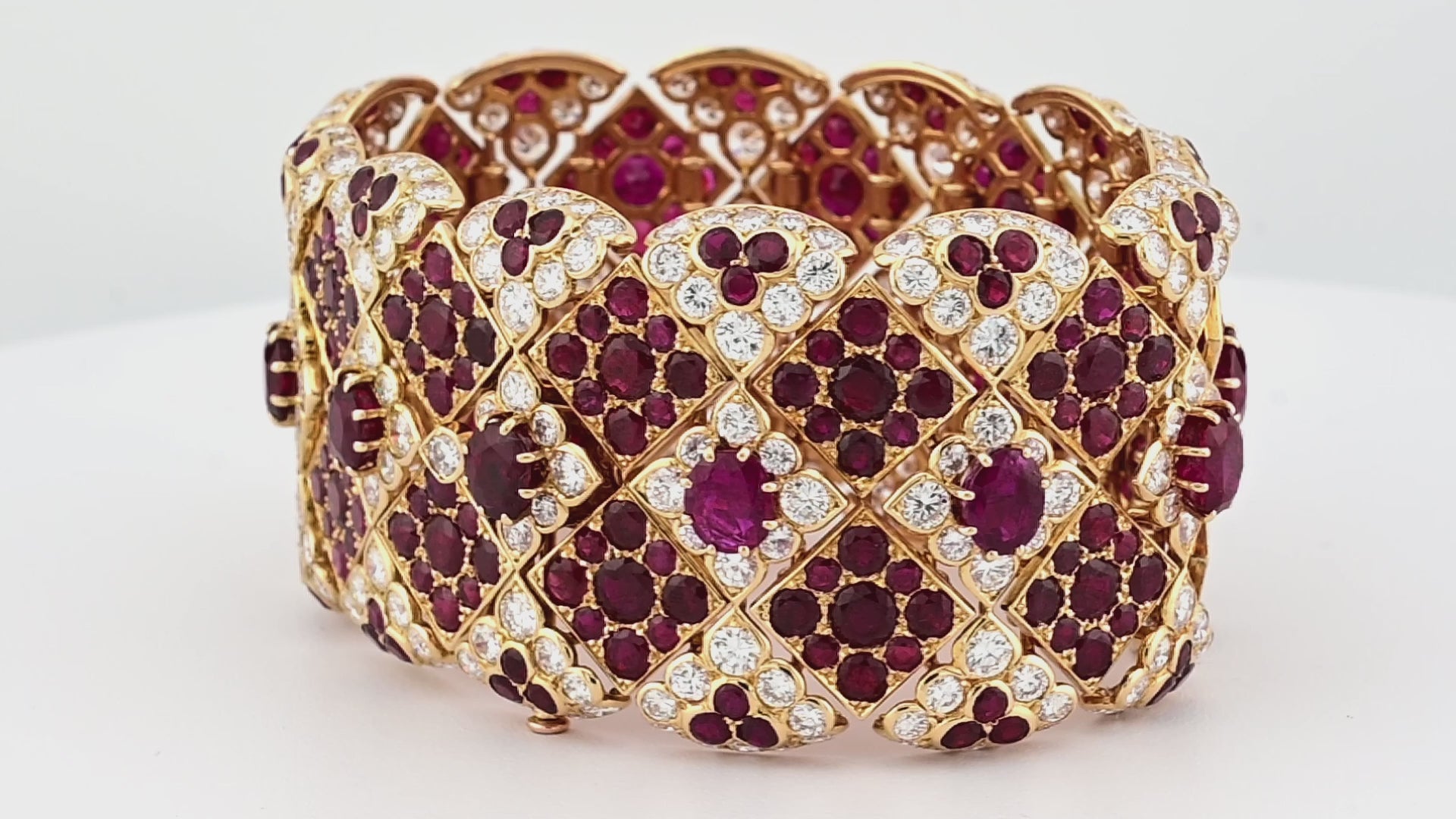 Cartier 'Mexico' Ruby Diamond Bracelet: Timeless Elegance in 18k Gold – Vintage