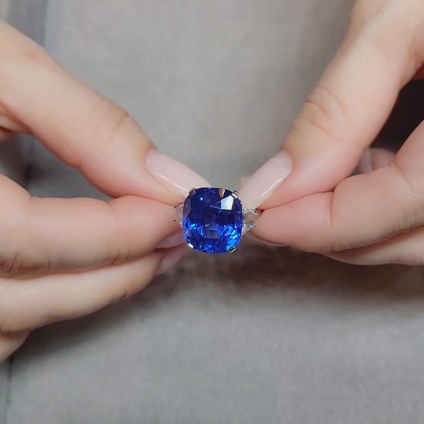 14.80 ct. Royal Blue Ceylon Sapphire Ring, 18k White Gold