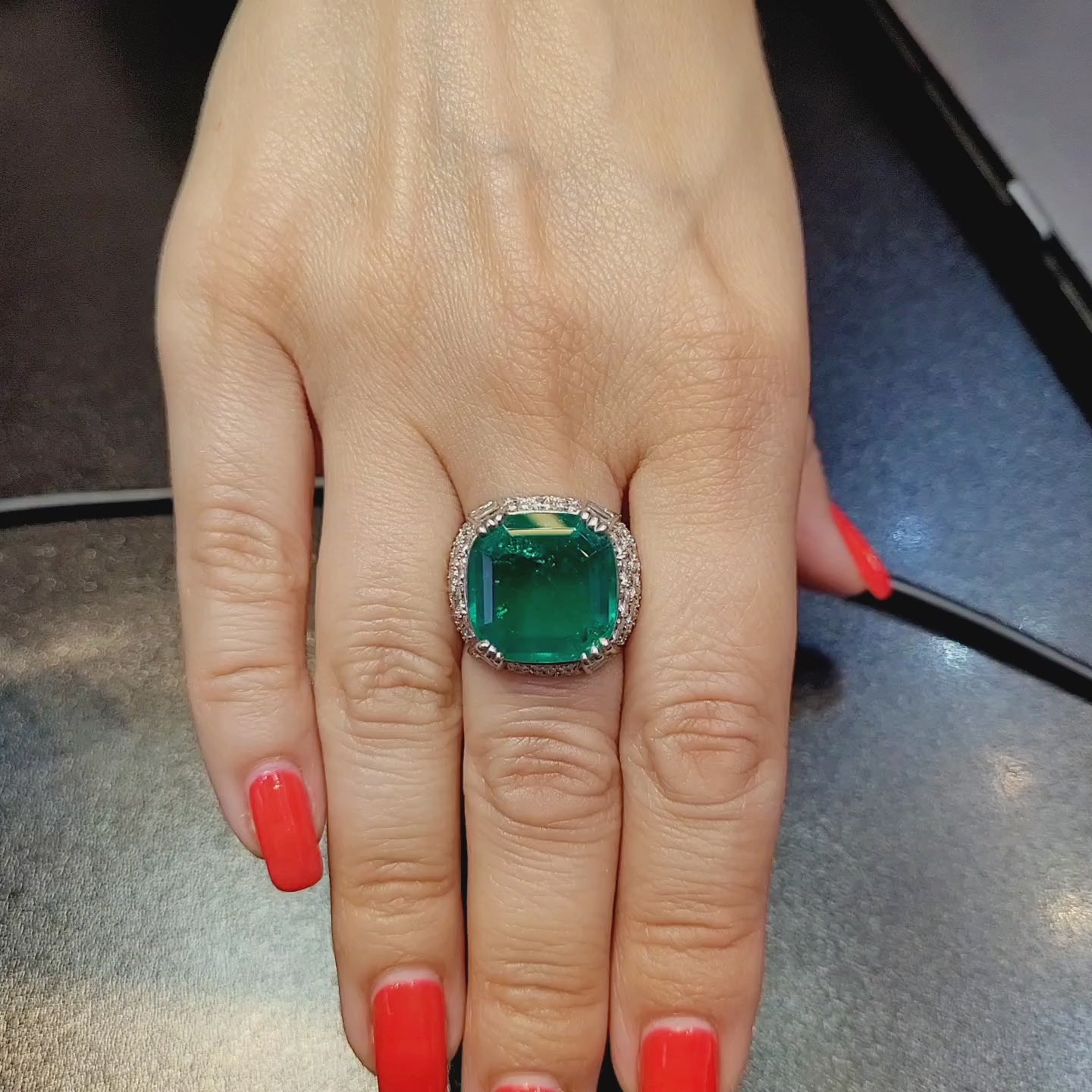 Spectra Fine Jewelry: 11.38 Carat Colombian Emerald Ring - AGL Certified